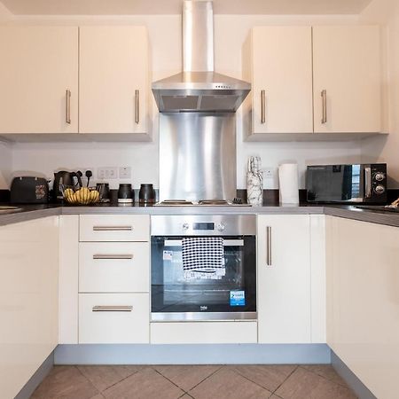 Caliber Stays Birmingham Bliss - Medusa Suite Apartments - Central 2-Bed Retreat - City Attractions, Sleeps 4, Free Netflix, Nearby Parking & Close Proximity - Bullring, Grand Central, The Cube - 5 Minutes Walk Eksteriør bilde