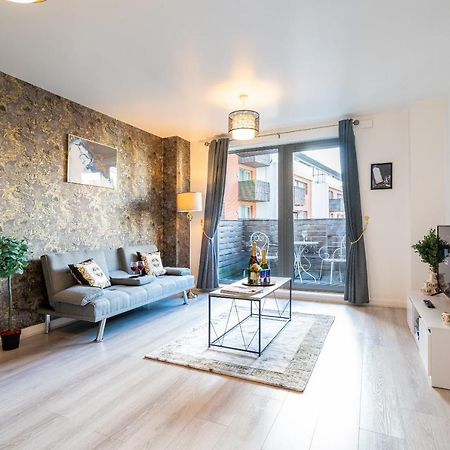 Caliber Stays Birmingham Bliss - Medusa Suite Apartments - Central 2-Bed Retreat - City Attractions, Sleeps 4, Free Netflix, Nearby Parking & Close Proximity - Bullring, Grand Central, The Cube - 5 Minutes Walk Eksteriør bilde