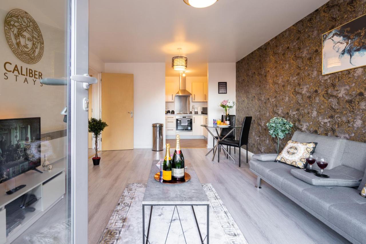 Caliber Stays Birmingham Bliss - Medusa Suite Apartments - Central 2-Bed Retreat - City Attractions, Sleeps 4, Free Netflix, Nearby Parking & Close Proximity - Bullring, Grand Central, The Cube - 5 Minutes Walk Eksteriør bilde