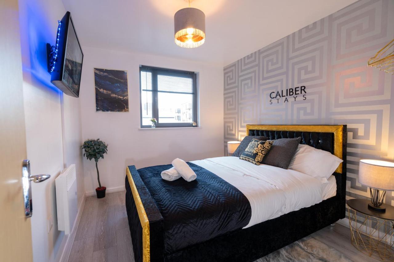 Caliber Stays Birmingham Bliss - Medusa Suite Apartments - Central 2-Bed Retreat - City Attractions, Sleeps 4, Free Netflix, Nearby Parking & Close Proximity - Bullring, Grand Central, The Cube - 5 Minutes Walk Eksteriør bilde