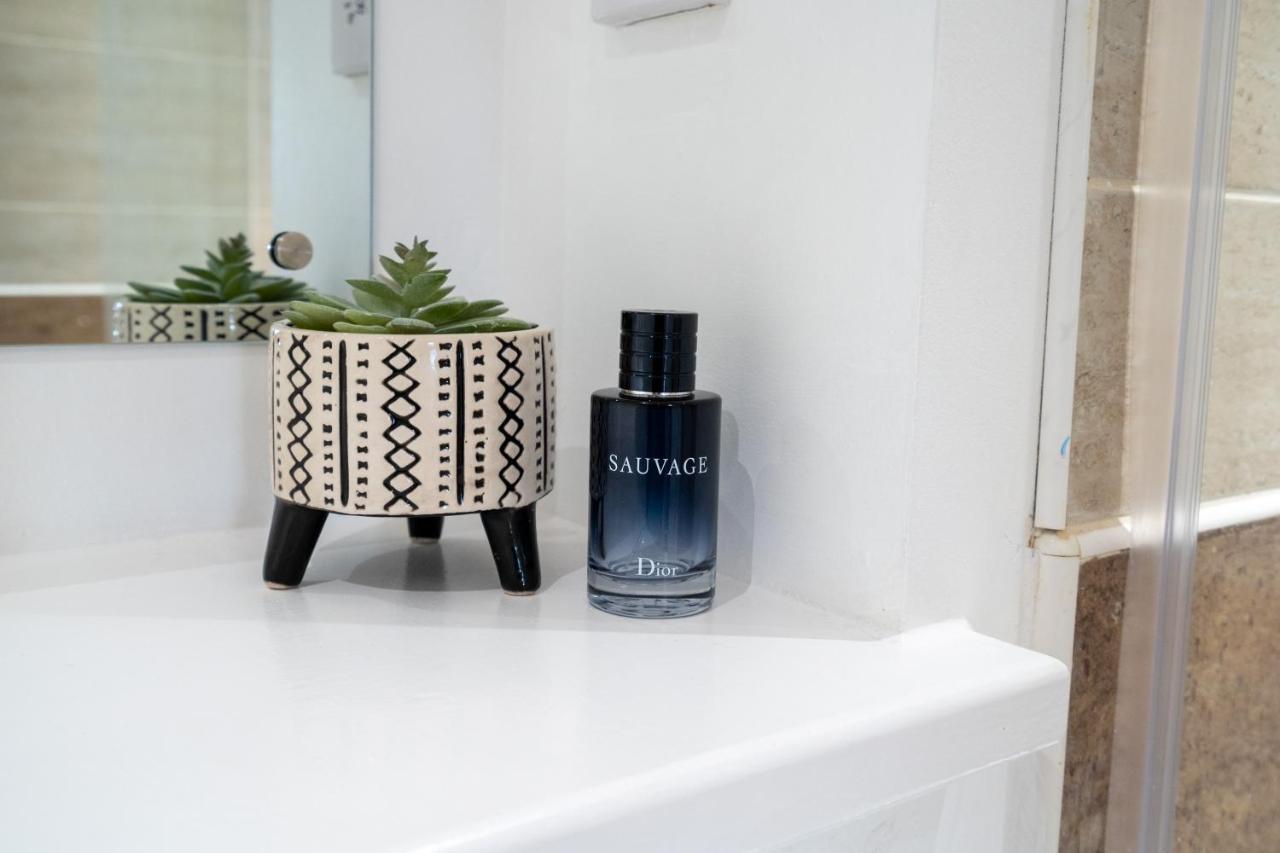 Caliber Stays Birmingham Bliss - Medusa Suite Apartments - Central 2-Bed Retreat - City Attractions, Sleeps 4, Free Netflix, Nearby Parking & Close Proximity - Bullring, Grand Central, The Cube - 5 Minutes Walk Eksteriør bilde