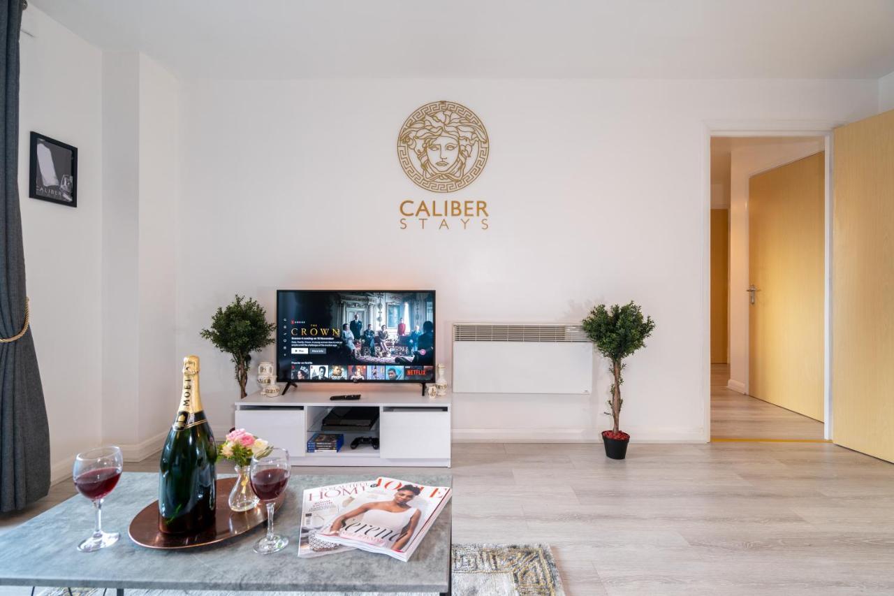 Caliber Stays Birmingham Bliss - Medusa Suite Apartments - Central 2-Bed Retreat - City Attractions, Sleeps 4, Free Netflix, Nearby Parking & Close Proximity - Bullring, Grand Central, The Cube - 5 Minutes Walk Eksteriør bilde