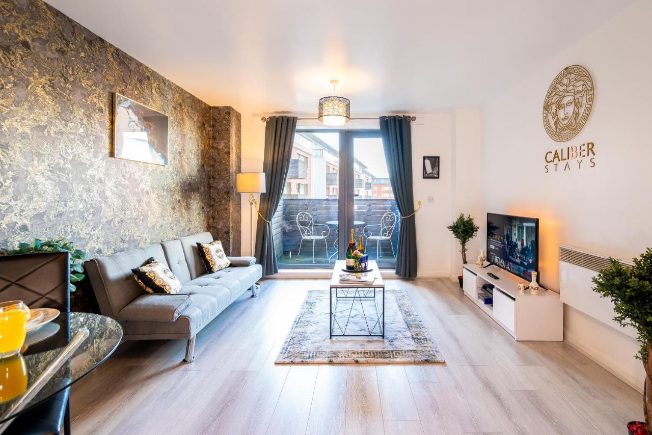 Caliber Stays Birmingham Bliss - Medusa Suite Apartments - Central 2-Bed Retreat - City Attractions, Sleeps 4, Free Netflix, Nearby Parking & Close Proximity - Bullring, Grand Central, The Cube - 5 Minutes Walk Eksteriør bilde