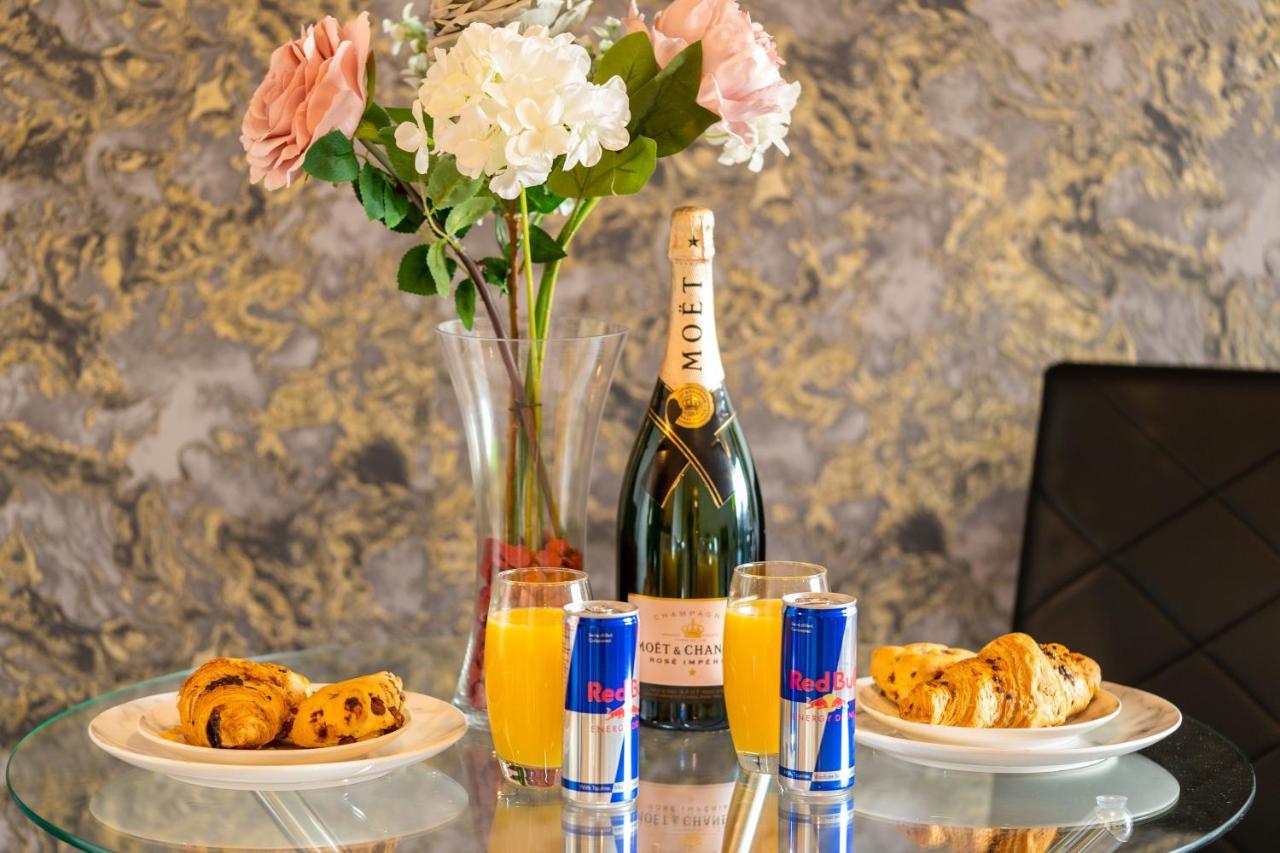 Caliber Stays Birmingham Bliss - Medusa Suite Apartments - Central 2-Bed Retreat - City Attractions, Sleeps 4, Free Netflix, Nearby Parking & Close Proximity - Bullring, Grand Central, The Cube - 5 Minutes Walk Eksteriør bilde