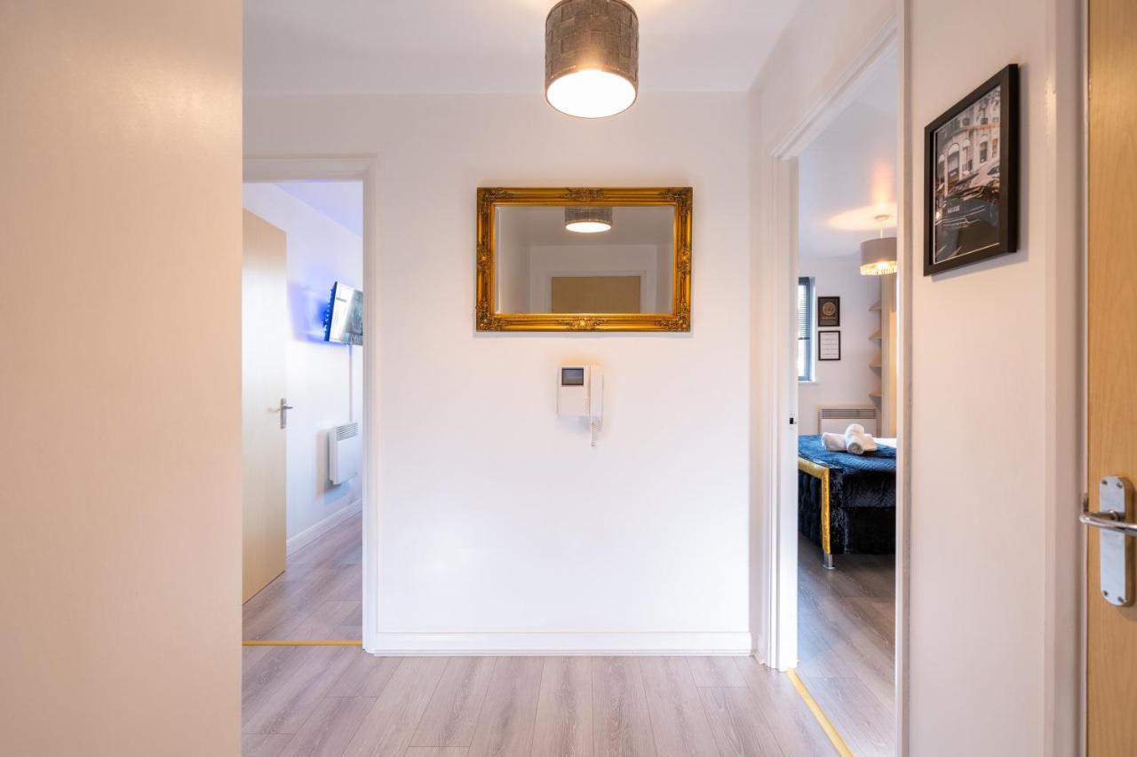 Caliber Stays Birmingham Bliss - Medusa Suite Apartments - Central 2-Bed Retreat - City Attractions, Sleeps 4, Free Netflix, Nearby Parking & Close Proximity - Bullring, Grand Central, The Cube - 5 Minutes Walk Eksteriør bilde